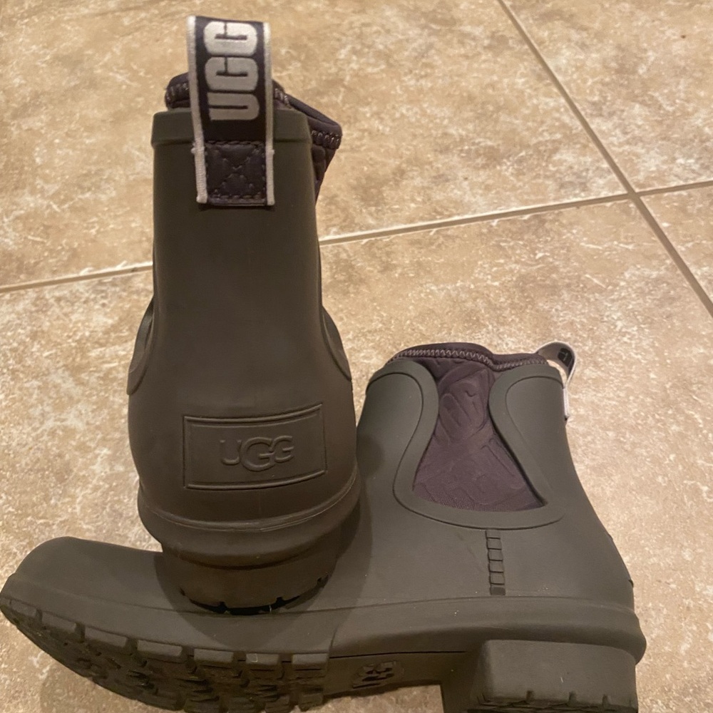 Gently used Ugg rain boots